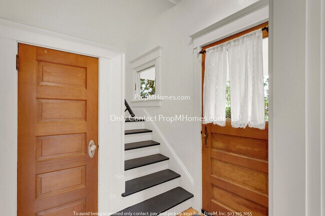 Building Photo - 3915 SE 68th Ave