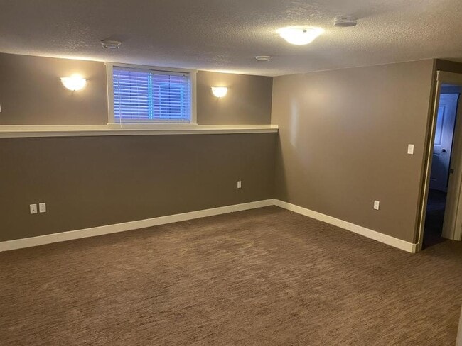 Building Photo - 2 bedroom in Grande Prairie AB T8V 4A7