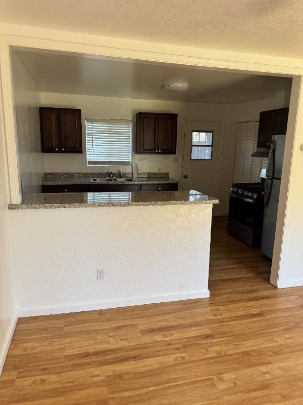 Foto del edificio - 1161 Acacia Ave