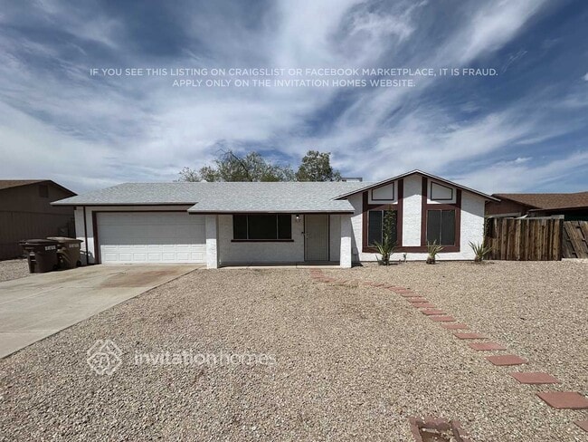 Building Photo - 8638 W Lawrence Ln