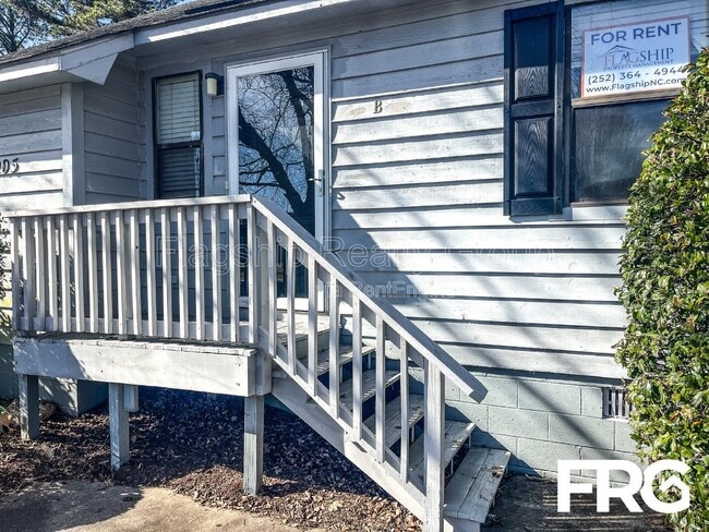 Photo - 205 Wyndham Cir Townhome