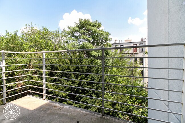 Foto del edificio - 276 Jefferson St