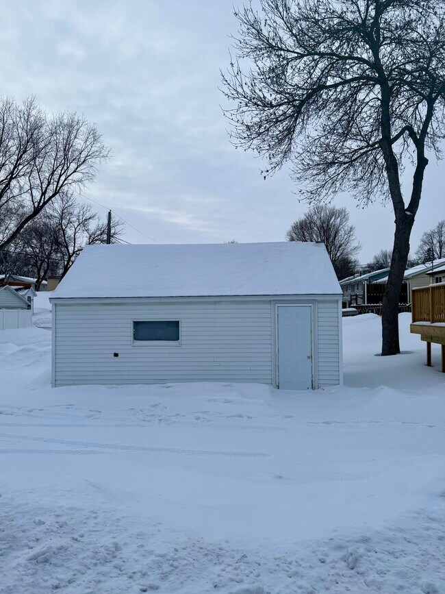 Building Photo - 401 W Douglas Ave