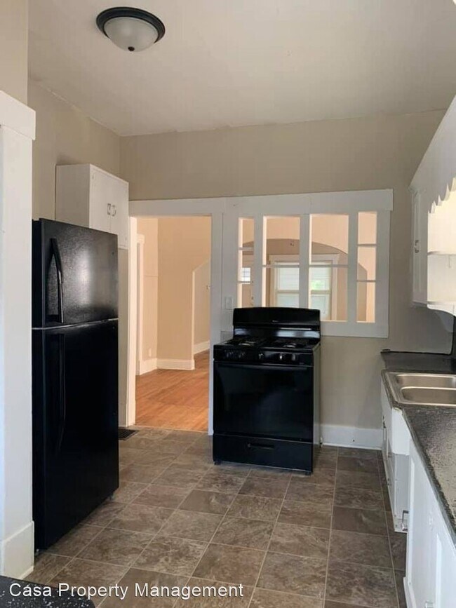 Building Photo - 2 br, 2 bath House - 2435 W street