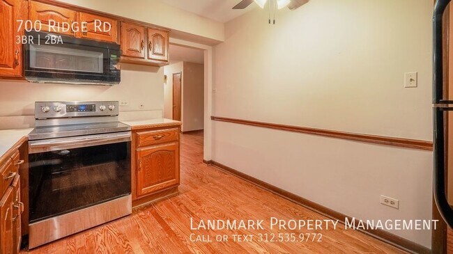 Building Photo - 700 Ridge Rd, Lemont