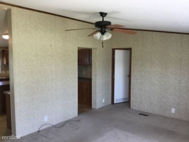 Building Photo - 3 br, 2 bath Mobile Home - 516 Cedar Knoll