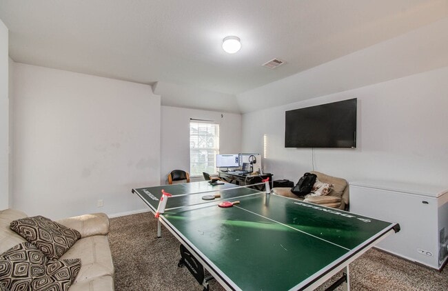 Building Photo - 318 Bolton Dr