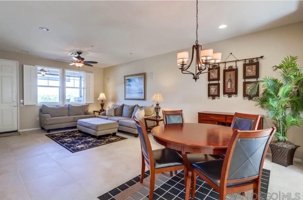 Foto principal - 3015 Cole Grade Dr