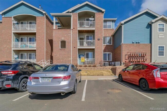 Foto del edificio - 19303 E College Dr