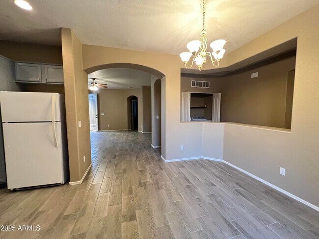 Building Photo - 1150 E San Tan Dr