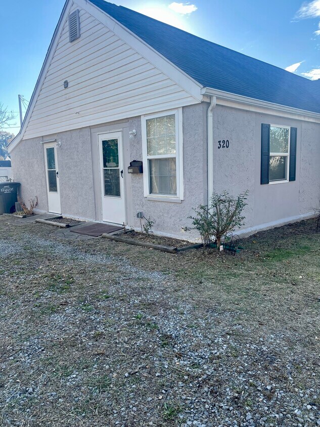 Primary Photo - 320 Sewanee Ave