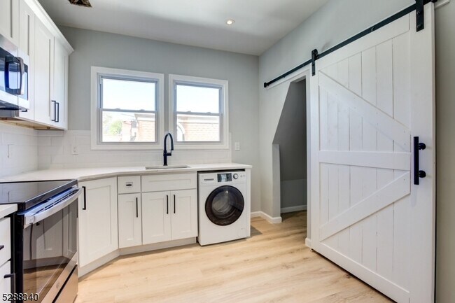 Foto del edificio - 34 Millington Ave