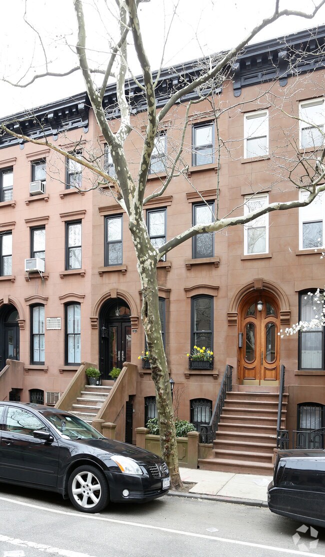 Building Photo - 402 Sackett St