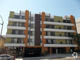 Foto principal - 1837 Whitley Ave