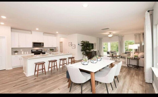 Building Photo - 104 Nesbit Dr