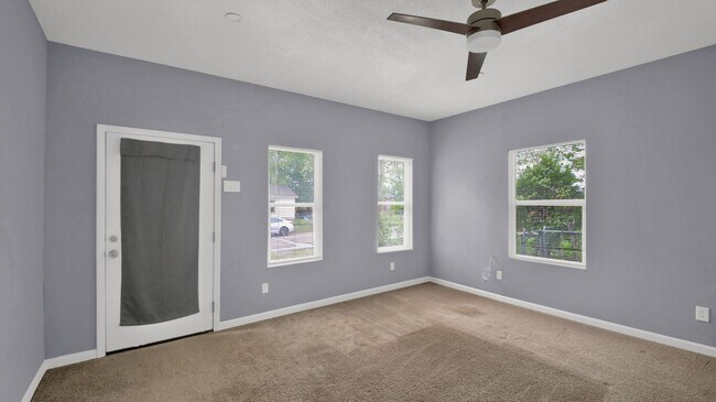Building Photo - Stainless steel appliances, Granite counte...