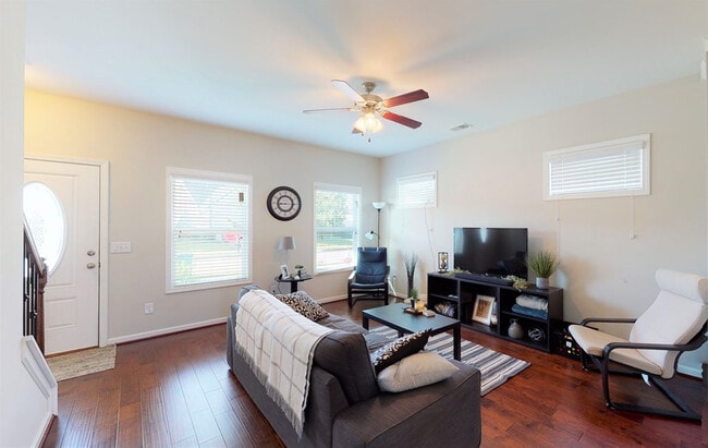 Building Photo - 160 Kirkwood Dr