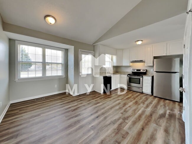 Building Photo - 111 Louise Pl