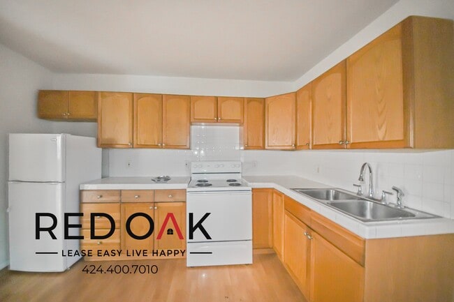 Foto del edificio - 615 N Rossmore Ave