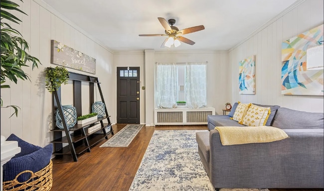 Building Photo - 108 Maple St