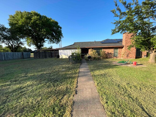 Foto del edificio - 14208 Melody Ln