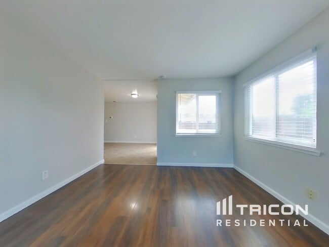 Foto del edificio - 10072 Zodiac Ct