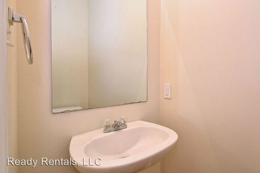 Foto del edificio - 5011 Summit Wood