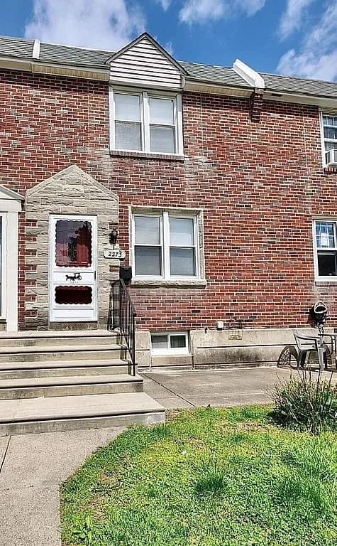 Primary Photo - 2273 S Harwood Ave