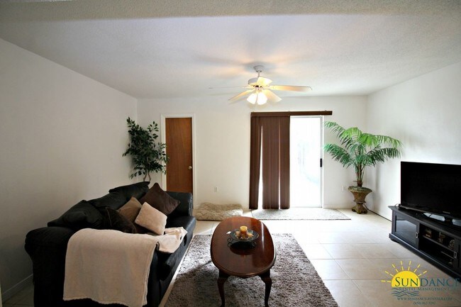 Foto del edificio - 577 Emerald Ln