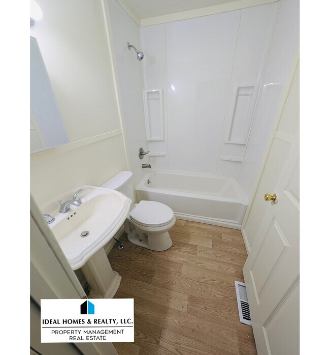 Building Photo - 1169 Terry Ave