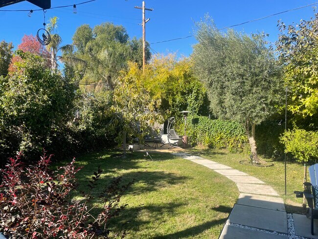 Foto del edificio - 18003 Tiara St