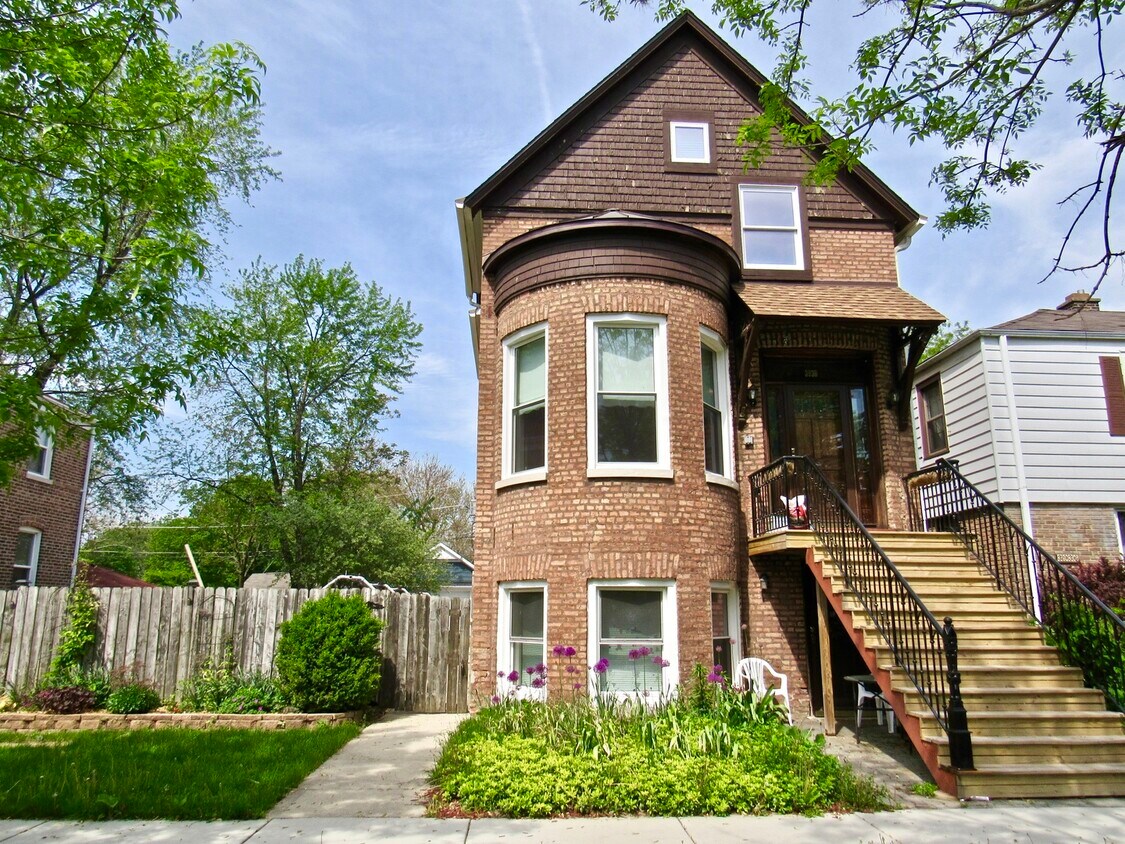 3938 Arthur Ave, Brookfield, IL 60513 Townhome Rentals in Brookfield