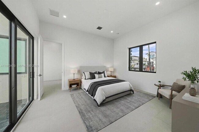 Foto del edificio - 5718 Ashwood Cir