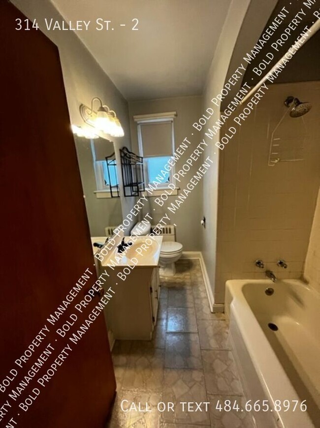 Building Photo - 314 Valley St.-2