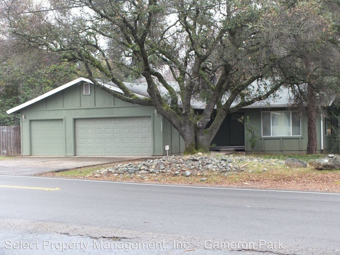 Primary Photo - 3 br, 2 bath House - 3232 Country Club Drive