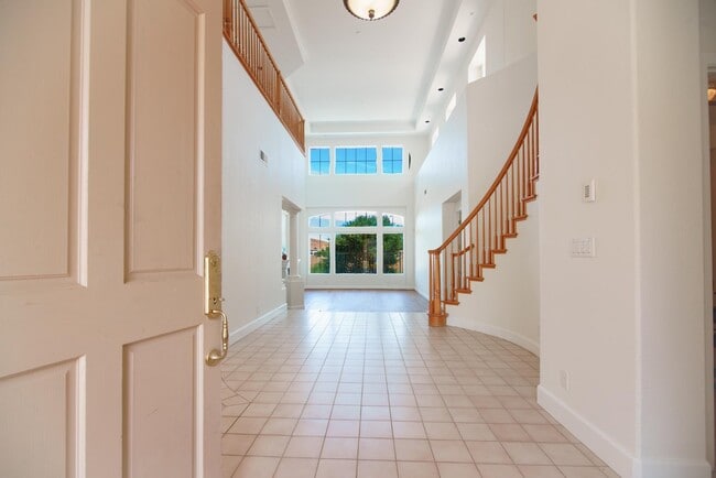 Building Photo - 26148 Legends Ct