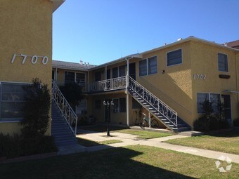 Primary Photo - 1700 W Victory Blvd