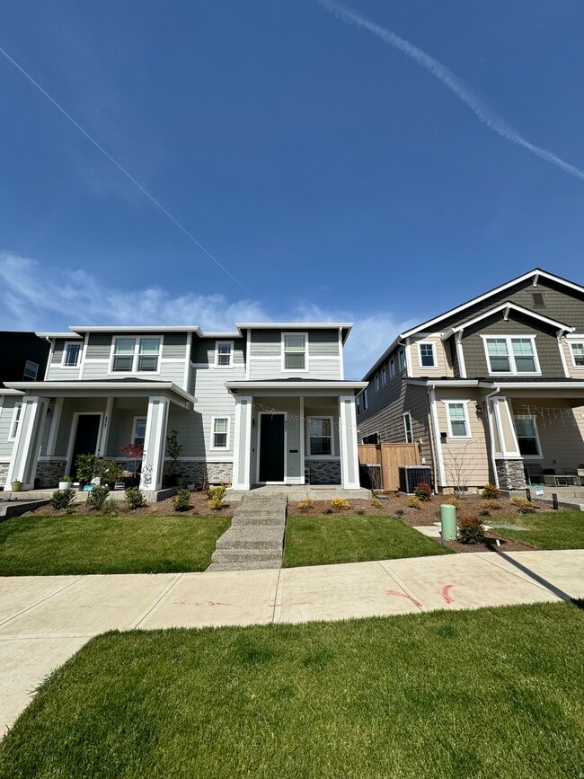 Building Photo - 8257 SE Kinnaman St