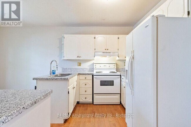 Photo du bâtiment - 115 Stewart St