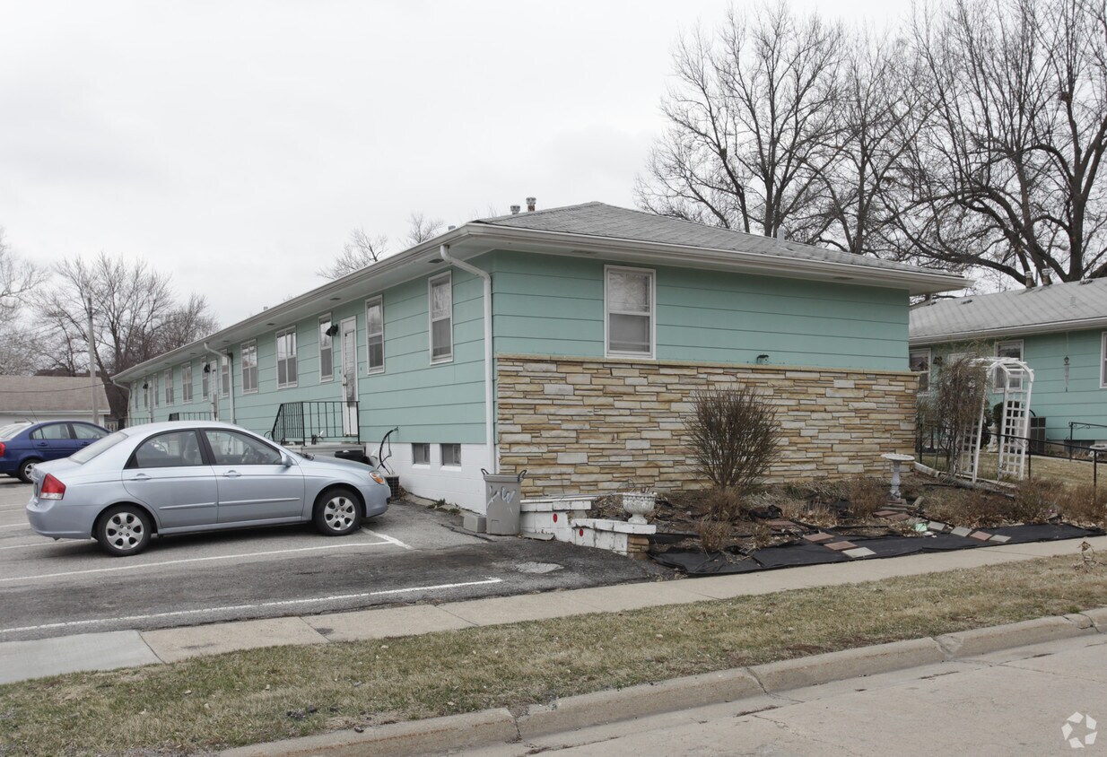 Foto del edificio - 8015 N 30th St