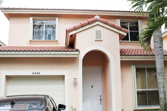 Building Photo - 4434 Lake Lucerne Cir