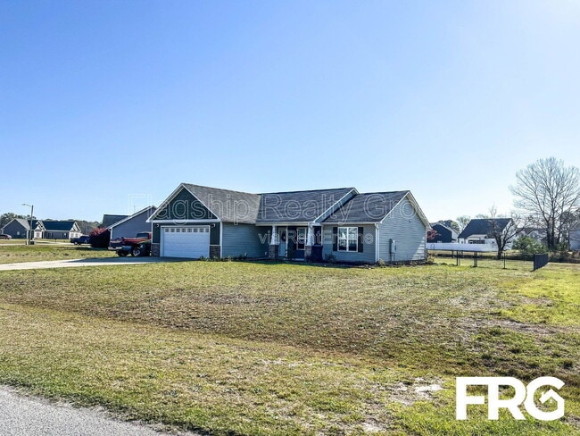 Building Photo - 200 Willow Pond Dr