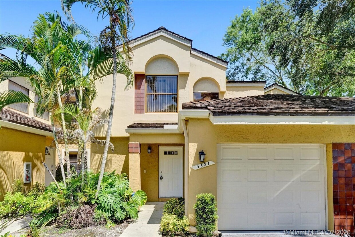 9821 NW 1st Ct, Plantation, FL 33324 Townhome Rentals in Plantation