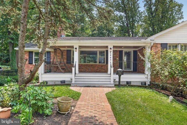 Foto del edificio - 6443 Walters Woods Dr