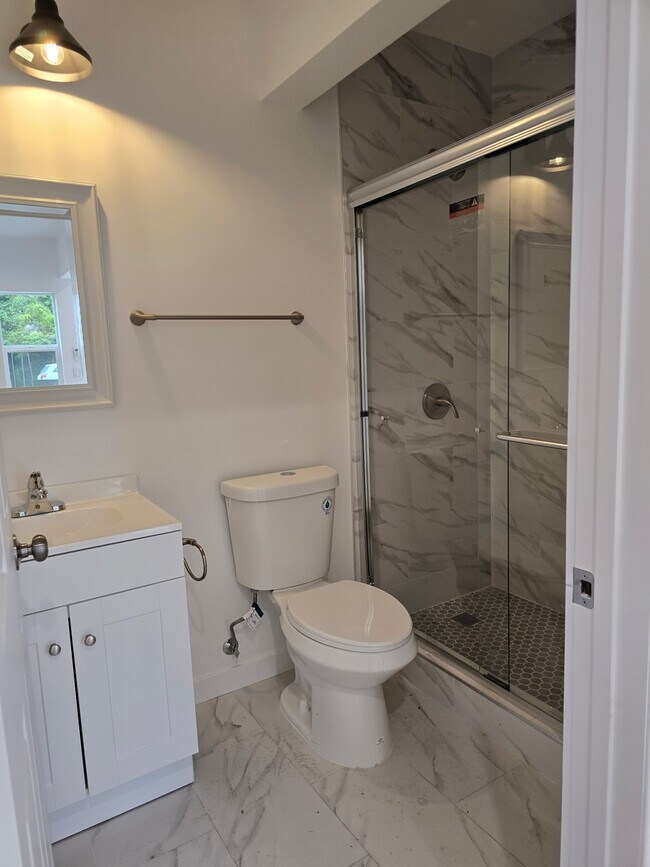 Foto del edificio - 3721 Mentone Ave