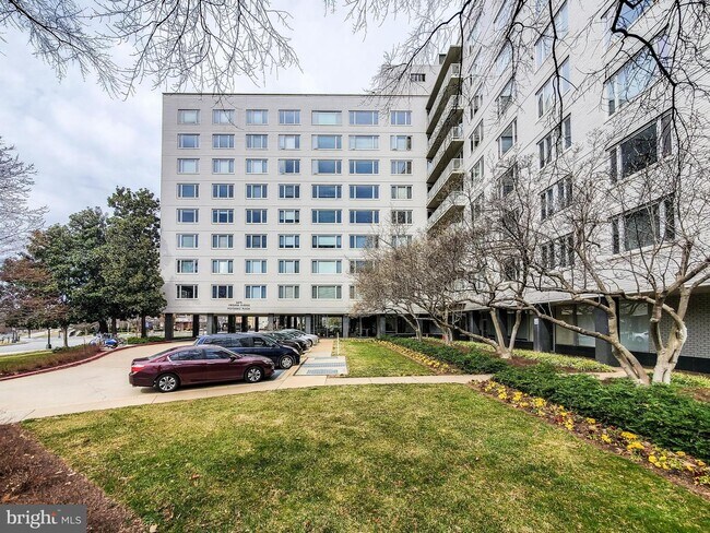 Building Photo - 2475 Virginia Ave NW