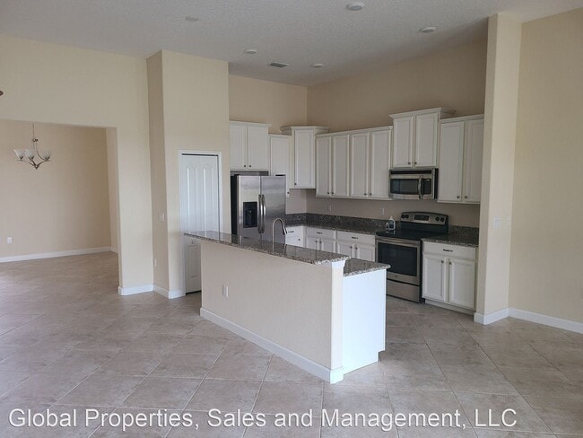 Building Photo - 4 br, 3 bath House - 5251 Royce Drive