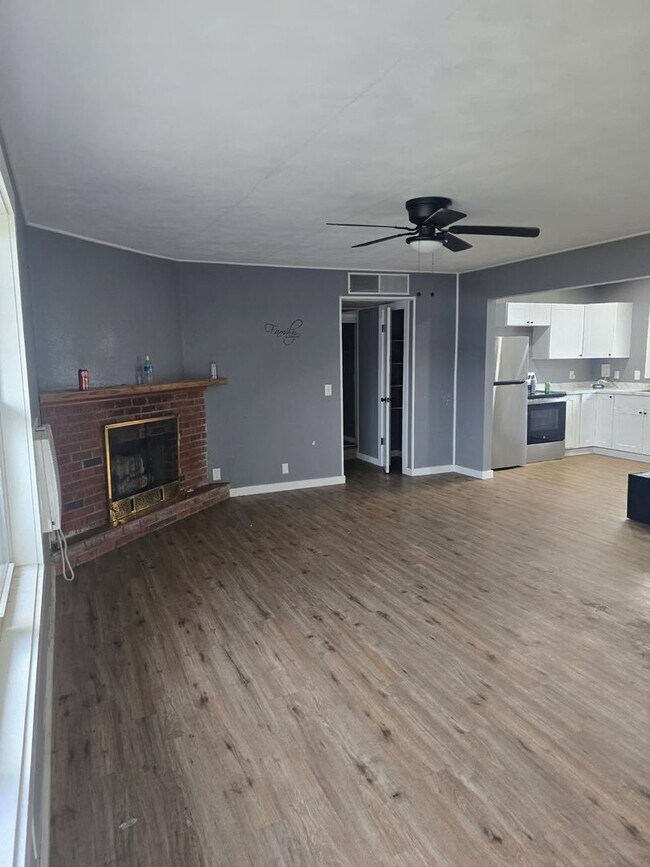 Foto del edificio - Newly Renovated 2 Bed 1 Bath