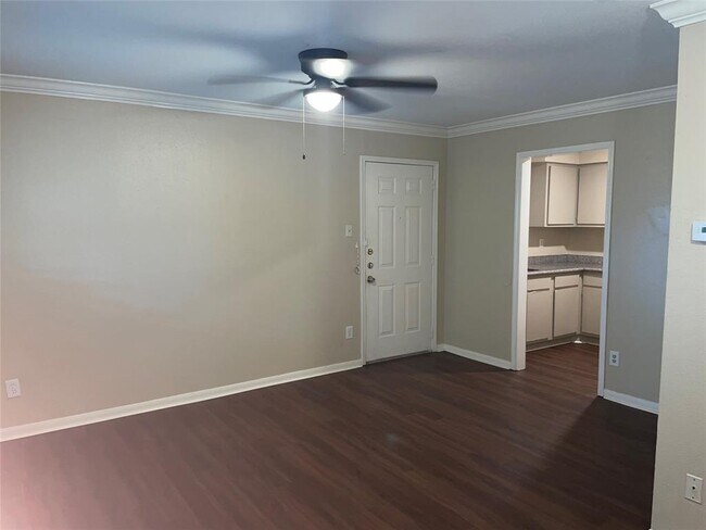 Foto del edificio - 4710 Airport Blvd