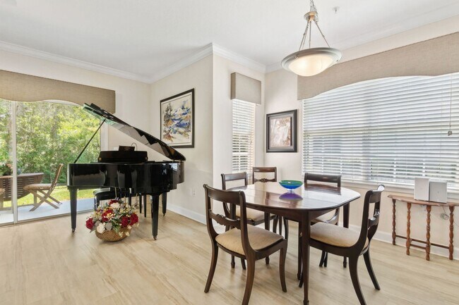 Foto del edificio - Fully Renovated 3BR/2.5BA Condo with Garag...